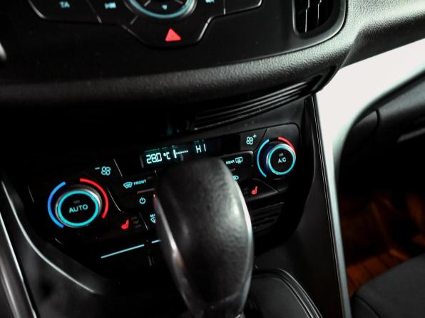 Ford Kuga II Рестайлинг с пробегом 2017 года, цена 1 130 000 рублей, 302039 км, внедорожник, Автокод Объявления