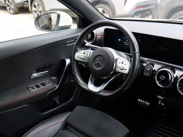 Mercedes-Benz A-Класс IV (W177) с пробегом 2019 года, цена 2 465 000 рублей, 103248 км, седан, Автокод Объявления