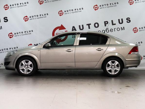 Opel Astra H Рестайлинг с пробегом 2010 года, цена 739 000 рублей, 202315 км, седан, Автокод Объявления