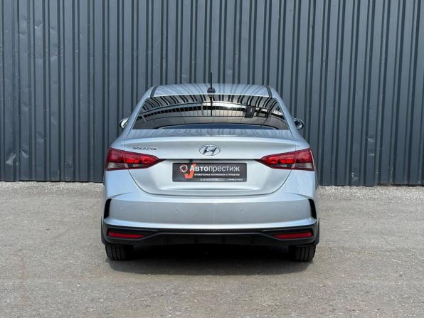 Hyundai Solaris II Рестайлинг с пробегом 2021 года, цена 1 685 000 рублей, 45302 км, седан, Автокод Объявления