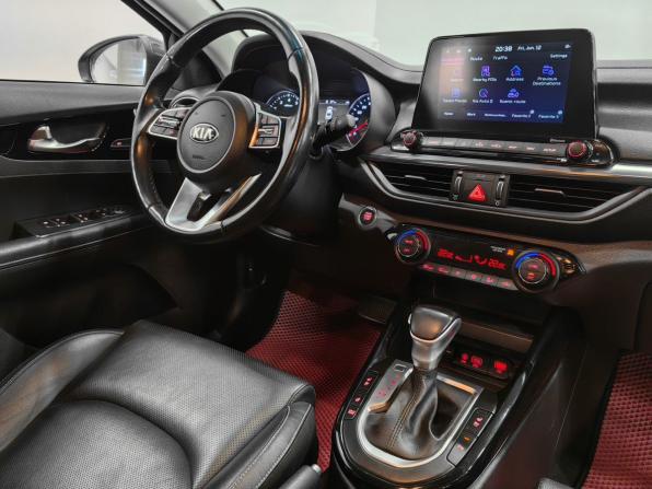 Kia K3 II Рестайлинг с пробегом 2021 года, цена 2 150 000 рублей, 61900 км, седан, Автокод Объявления