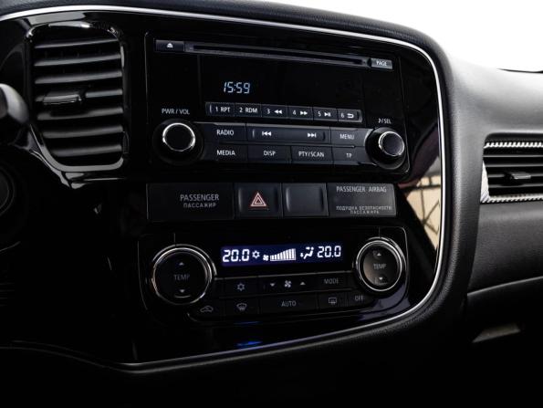 Mitsubishi Outlander III Рестайлинг 2 с пробегом 2016 года, цена 1 899 000 рублей, 76065 км, внедорожник, Автокод Объявления