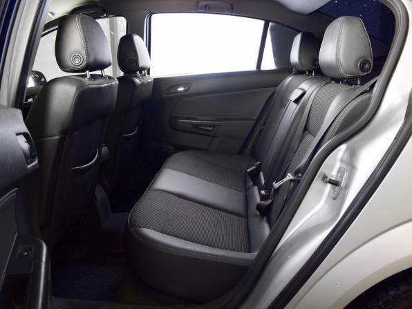 Opel Astra H Рестайлинг с пробегом 2012 года, цена 649 999 рублей, 297444 км, седан, Автокод Объявления