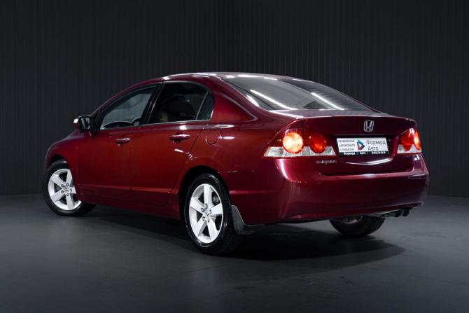 Honda Civic VIII с пробегом 2006 года, цена 650 000 рублей, 327552 км, седан, Автокод Объявления