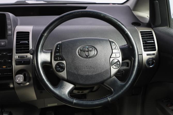 Toyota Prius II Рестайлинг (XW20) с пробегом 2008 года, цена 849 000 рублей, 22132 км, лифтбек, Автокод Объявления