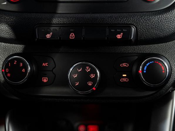 Kia Ceed II Рестайлинг с пробегом 2017 года, цена 1 349 000 рублей, 92050 км, хэтчбек, Автокод Объявления