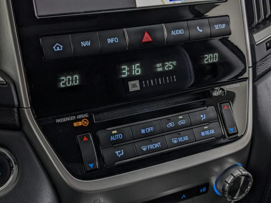 Toyota Land Cruiser 200 Series Рестайлинг 2 Москва  - изображение 21