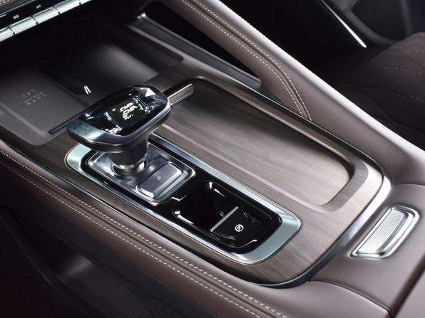 Geely Xingyue L I Рестайлинг 2 с пробегом 2026 года, цена 4 099 995 рублей, 20 км, внедорожник, Автокод Объявления