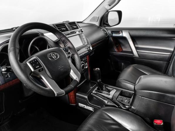 Toyota Land Cruiser Prado 150 Series Рестайлинг 1 с пробегом 2015 года, цена 2 990 000 рублей, 282768 км, внедорожник, Автокод Объявления