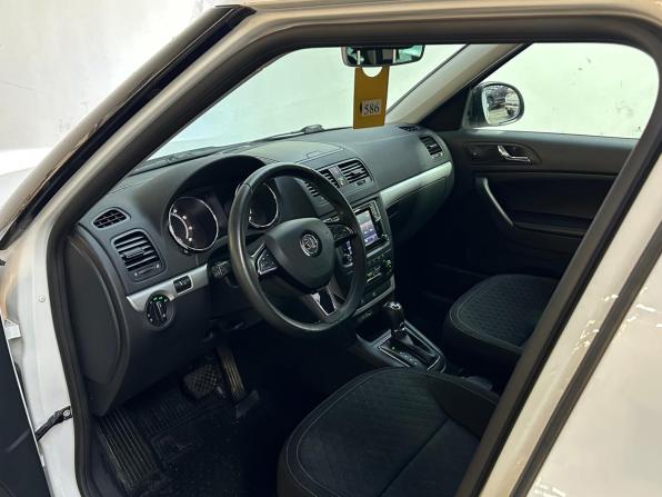 Skoda Yeti I Рестайлинг с пробегом 2016 года, цена 1 240 000 рублей, 182256 км, внедорожник, Автокод Объявления