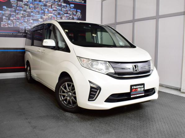 Honda Stepwgn V с пробегом 2016 года, цена 1 879 995 рублей, 58919 км, минивэн, Автокод Объявления