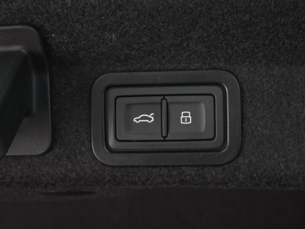 Audi A6 V (C8) с пробегом 2022 года, цена 4 982 000 рублей, 43185 км, седан, Автокод Объявления