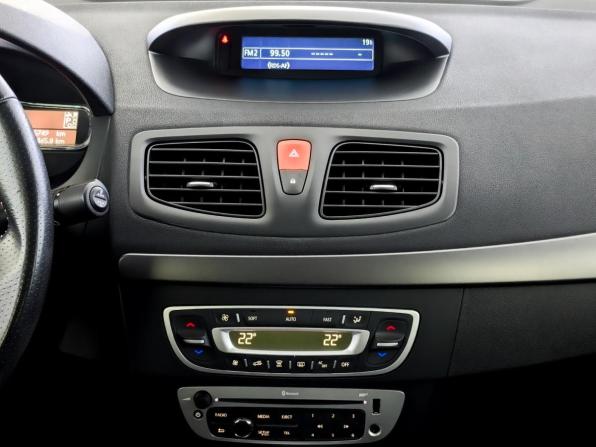Renault Fluence I Рестайлинг с пробегом 2015 года, цена 1 220 000 рублей, 55743 км, седан, Автокод Объявления