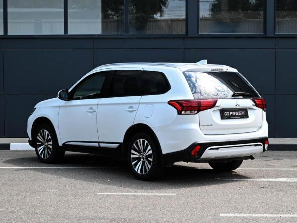 Mitsubishi Outlander III Рестайлинг 3 с пробегом 2021 года, цена 1 999 000 рублей, 188349 км, внедорожник, Автокод Объявления