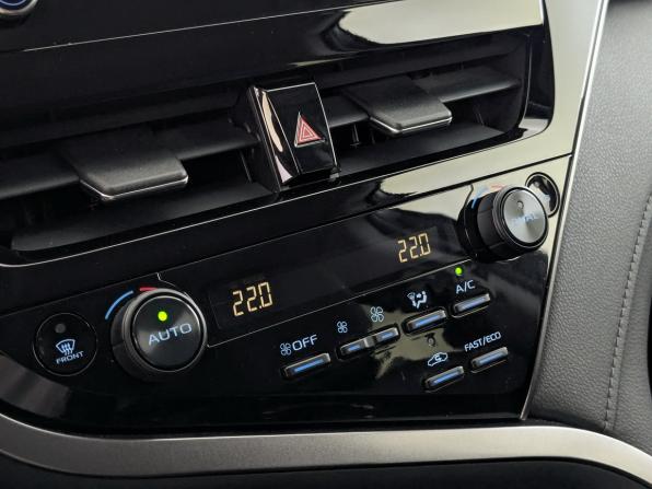 Toyota Camry VIII (XV70) Рестайлинг с пробегом 2022 года, цена 3 390 000 рублей, 79603 км, седан, Автокод Объявления