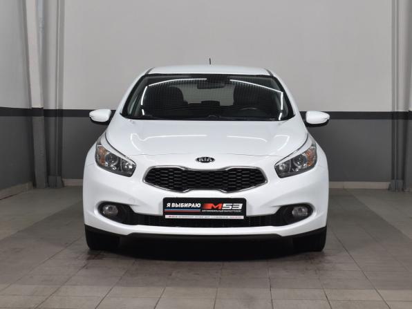 Kia Ceed II Рестайлинг с пробегом 2015 года, цена 919 995 рублей, 131048 км, хэтчбек, Автокод Объявления