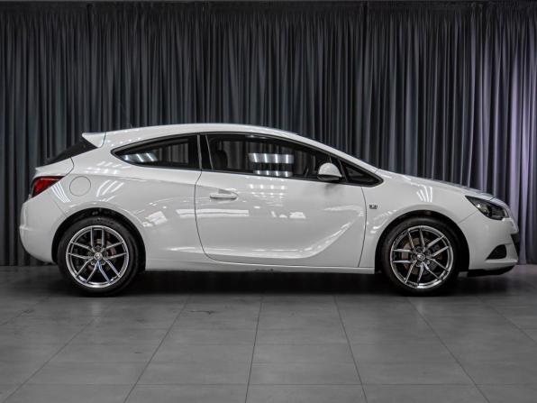Opel Astra J Рестайлинг с пробегом 2013 года, цена 875 000 рублей, 150766 км, хэтчбек, Автокод Объявления