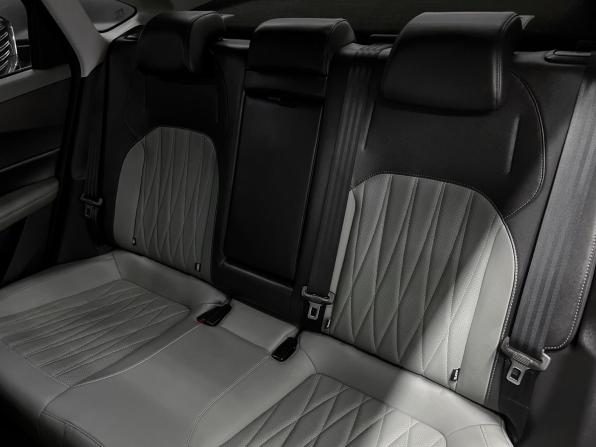 Changan Lamore с пробегом 2023 года, цена 1 845 000 рублей, 60888 км, седан, Автокод Объявления