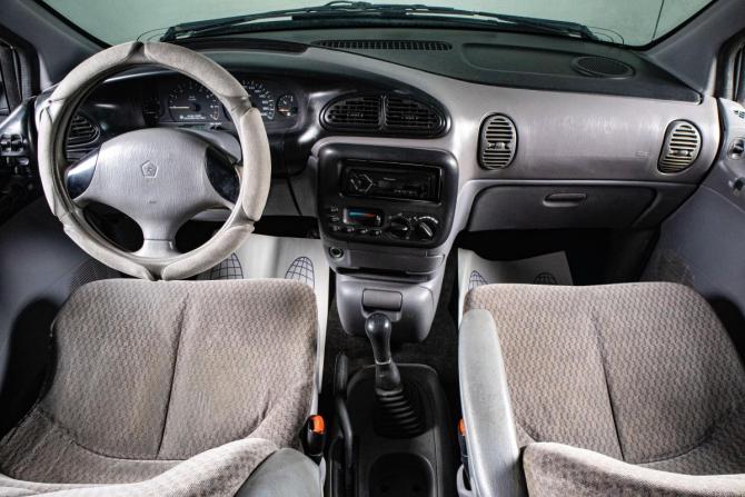Chrysler Voyager III с пробегом 2000 года, цена 379 000 рублей, 409400 км, минивэн, Автокод Объявления