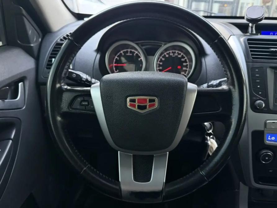 Geely Emgrand X7 I Волгоград  - изображение 12