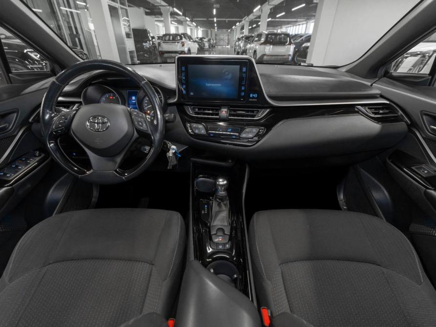 Toyota C-HR I Москва  - изображение 8