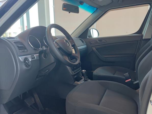 Skoda Yeti I Рестайлинг с пробегом 2015 года, цена 1 260 000 рублей, 155880 км, внедорожник, Автокод Объявления