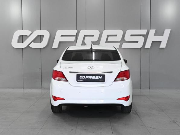 Hyundai Solaris I Рестайлинг с пробегом 2016 года, цена 1 019 000 рублей, 172884 км, седан, Автокод Объявления