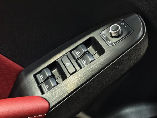 Haval Jolion I Рестайлинг с пробегом 2024 года, цена 2 265 300 рублей, 10609 км, внедорожник, Автокод Объявления