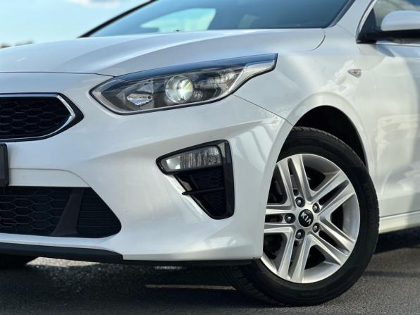 Kia Ceed III с пробегом 2019 года, цена 1 630 000 рублей, 98100 км, универсал, Автокод Объявления