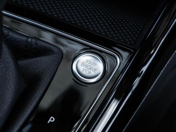 Volkswagen Touran II с пробегом 2015 года, цена 1 465 000 рублей, 136410 км, компактвэн, Автокод Объявления