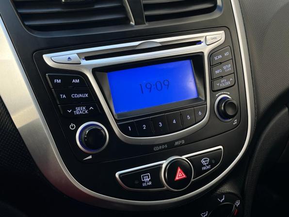 Hyundai Solaris I с пробегом 2013 года, цена 799 000 рублей, 142236 км, хэтчбек, Автокод Объявления