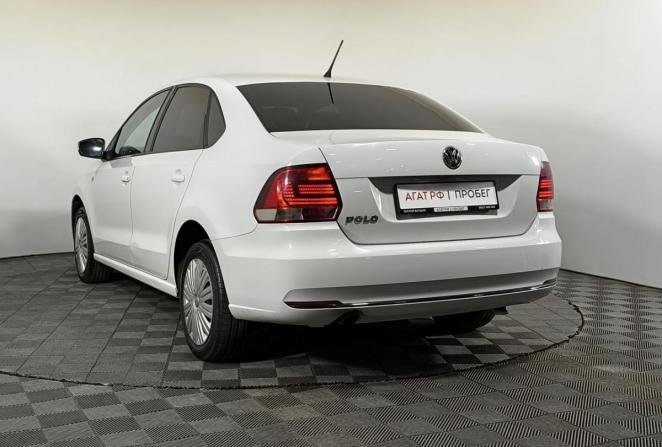 Volkswagen Polo V с пробегом 2015 года, цена 750 000 рублей, 227287 км, седан, Автокод Объявления