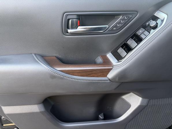 Toyota Land Cruiser 300 Series с пробегом 2022 года, цена 11 400 000 рублей, 51000 км, внедорожник, Автокод Объявления