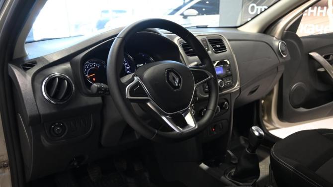 Renault Logan II Рестайлинг с пробегом 2021 года, цена 1 385 000 рублей, 33422 км, седан, Автокод Объявления