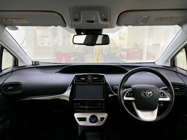 Toyota Prius IV (XW50) с пробегом 2017 года, цена 1 680 000 рублей, 152000 км, лифтбек, Автокод Объявления