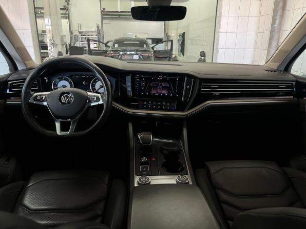 Volkswagen Touareg III с пробегом 2018 года, цена 4 700 000 рублей, 236000 км, внедорожник, Автокод Объявления