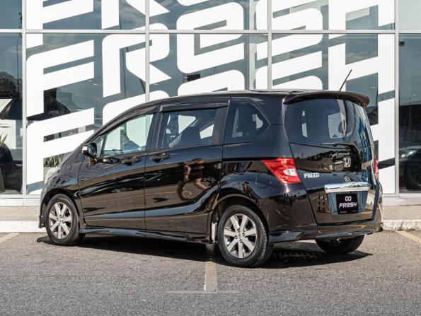 Honda Freed I с пробегом 2010 года, цена 1 065 000 рублей, 191652 км, компактвэн, Автокод Объявления