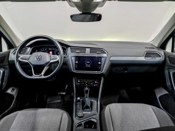 Volkswagen Tiguan II Рестайлинг с пробегом 2021 года, цена 4 215 000 рублей, 34083 км, внедорожник, Автокод Объявления