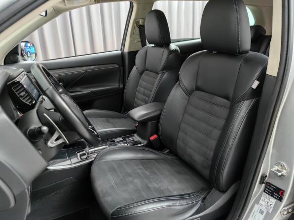 Mitsubishi Outlander III Рестайлинг 3 с пробегом 2022 года, цена 2 111 000 рублей, 190383 км, внедорожник, Автокод Объявления