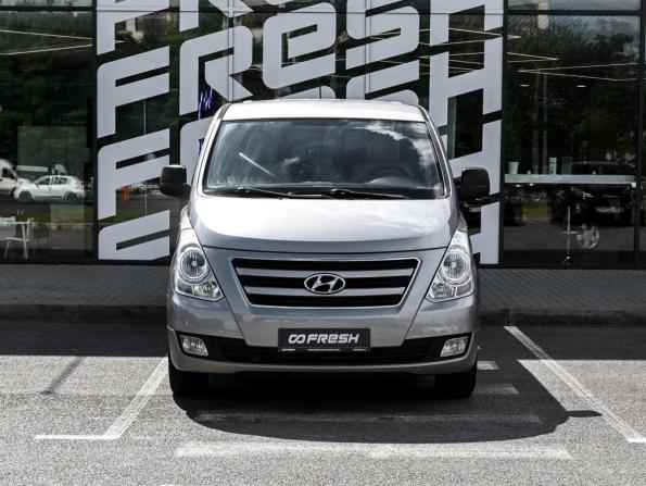 Hyundai H-1 II Рестайлинг с пробегом 2016 года, цена 2 199 000 рублей, 193419 км, минивэн, Автокод Объявления