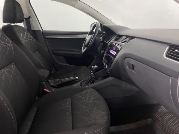 Skoda Octavia III (A7) Рестайлинг с пробегом 2018 года, цена 1 542 000 рублей, 143825 км, лифтбек, Автокод Объявления