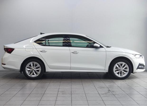 Skoda Octavia IV (A8) с пробегом 2021 года, цена 2 370 000 рублей, 181500 км, лифтбек, Автокод Объявления