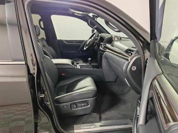 Lexus LX III Рестайлинг 2 с пробегом 2021 года, цена 9 599 000 рублей, 151495 км, внедорожник, Автокод Объявления