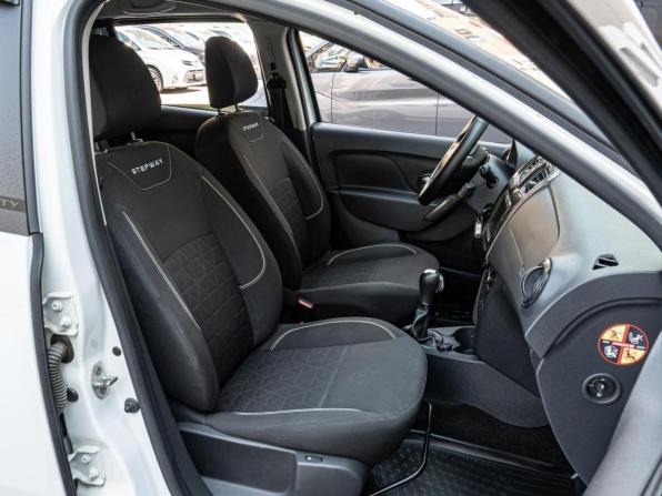 Renault Sandero II Рестайлинг с пробегом 2019 года, цена 1 239 000 рублей, 123905 км, хэтчбек, Автокод Объявления