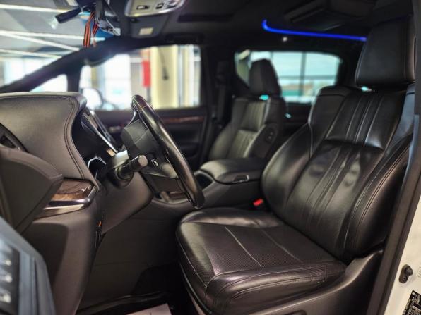 Toyota Alphard III Рестайлинг с пробегом 2018 года, цена 5 050 000 рублей, 128574 км, минивэн, Автокод Объявления