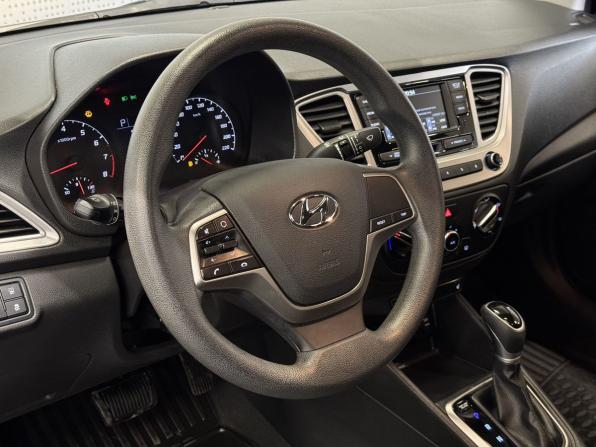 Hyundai Solaris II Рестайлинг с пробегом 2021 года, цена 865 000 рублей, 50675 км, седан, Автокод Объявления