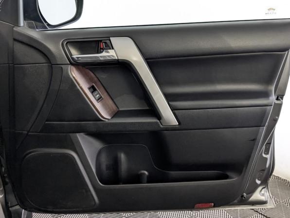 Toyota Land Cruiser Prado 150 Series Рестайлинг 1 с пробегом 2014 года, цена 3 300 000 рублей, 213839 км, внедорожник, Автокод Объявления