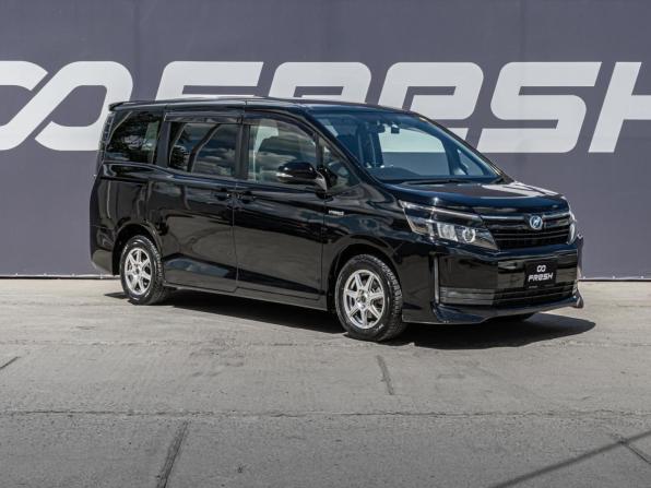 Toyota Voxy III (R80) с пробегом 2014 года, цена 1 666 000 рублей, 135235 км, минивэн, Автокод Объявления