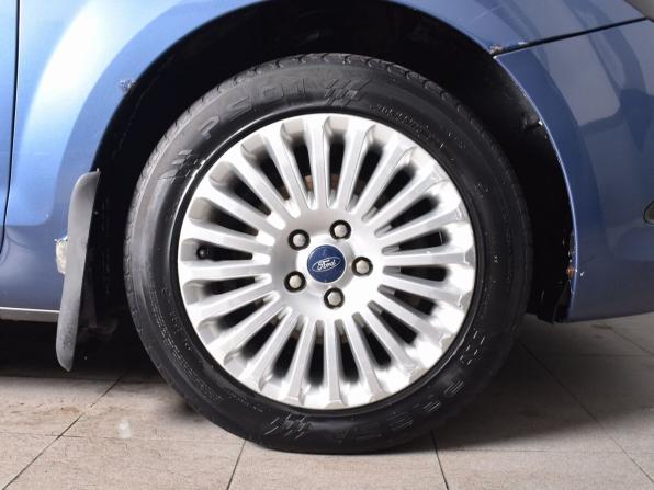 Ford Focus II Рестайлинг с пробегом 2008 года, цена 544 995 рублей, 290978 км, седан, Автокод Объявления