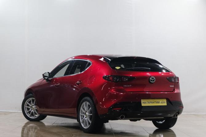 Mazda 3 IV (BP) с пробегом 2021 года, цена 1 869 000 рублей, 28000 км, хэтчбек, Автокод Объявления
